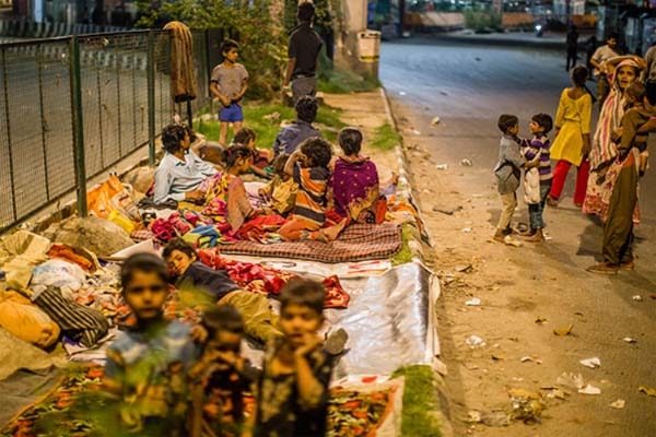 'করোনায় না মরলেও না খেতে পেয়ে মরে যাব'