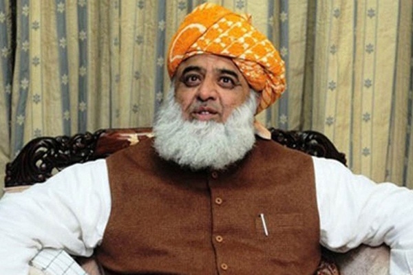 'পরিবার নিয়ে ঘরে নামাজের জামাত করুন'