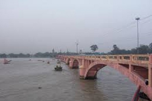  ঘটল হৃদয়বিদারক ঘটনা, লকডাউনে ঘরে খাবার না থাকায় গঙ্গায় ৫ সন্তানকে ফে'লে দিলেন মা!