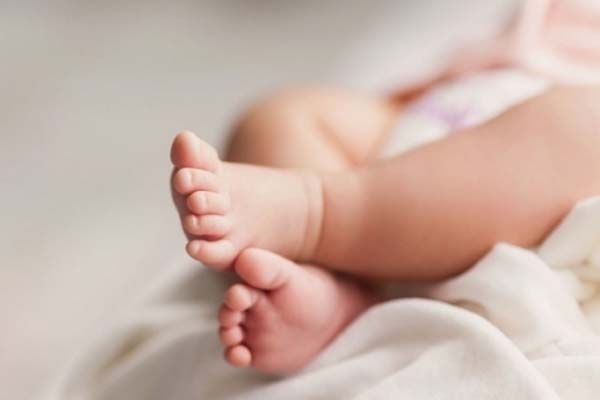 ডিউটি আগে, লকডাউন শেষ হলে সদ্যোজাত মেয়েকে দেখব : বললেন পুলিশকর্মী