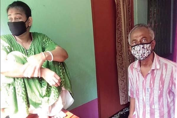 ১ লাখ ১২ হাজার টাকায় অ্যাম্বুলেন্স ভাড়া করে বাড়ি ফিরলেন দম্পতি!