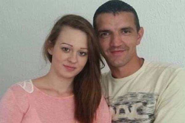 প্রসব য'ন্ত্র'ণায় ছ'টফ'ট করছে স্ত্রী, স্বামী অন্য নারীর সঙ্গে বিছানায় ম'ত্ত!