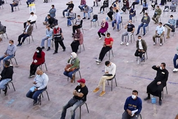 ভ্যাকসিন আসা পর্যন্ত ব্রিটেনে সামাজিক দূরত্ব বজায় রাখতে হবে