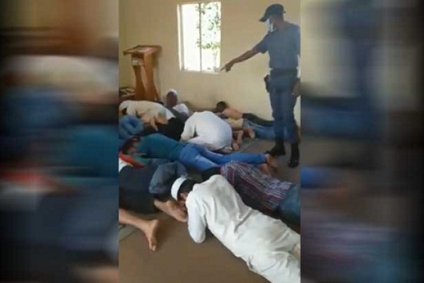 মহানবী (স.)কে নিয়ে আপত্তিকর মন্তব্য, মুসলিমদের কাছে ক্ষমা চাইল দক্ষিণ আফ্রিকার পুলিশ