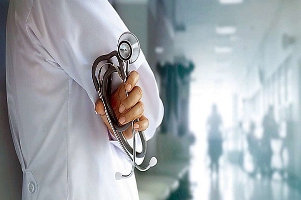 কোয়ারেন্টাইন ভে'ঙে পালালেন চিকিৎসক, পিছু ধাওয়া করল পুলিশ, ভাই'রাল ভি'ডিও