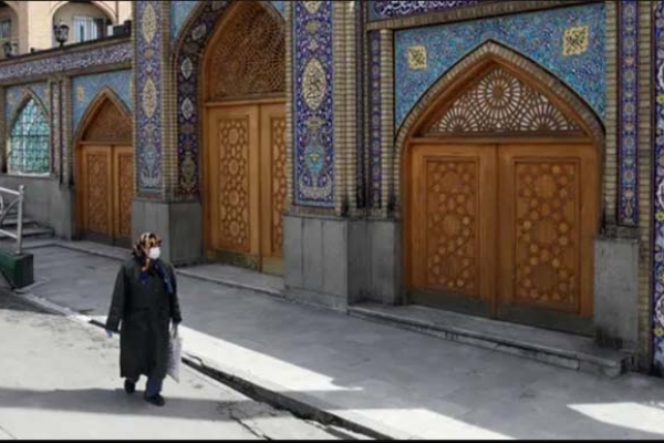 করোনার প্রকো'প কমতে থাকায় ইরানে খুলে দেওয়া হচ্ছে মসজিদ