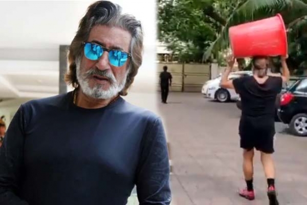 ম'দ কিনতে প্লাস্টিকের ড্রাম নিয়ে বের হলেন শক্তি কাপুর