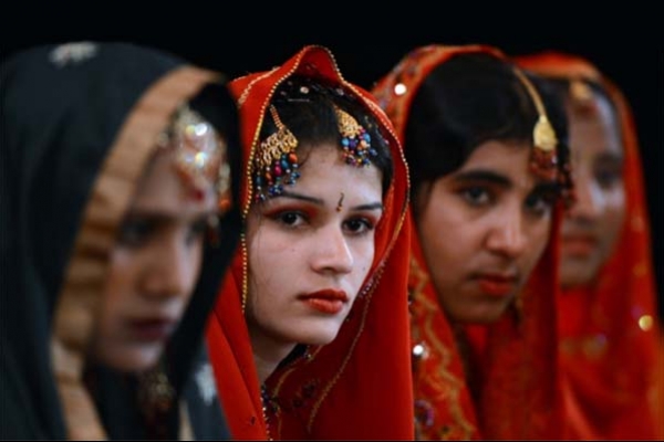 মেয়েদের ধর্মান্তকরণের ঘটনা বাড়ছে পাকিস্তানে : সব জানা সত্ত্বেও চুপ ইমরান সরকার