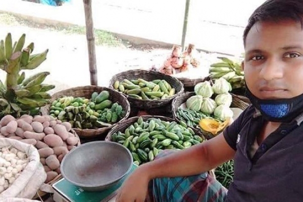 ঢাকা বিশ্ববিদ্যালয় থেকে পাশ করে সবজি বিক্রেতা!