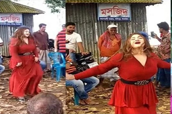 মসজিদের সামনে নায়িকার নাচ, তওবা করলেন আয়োজকরা