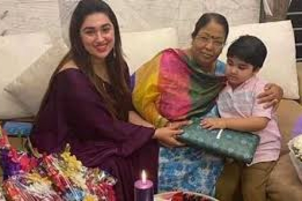  পুত্র জয়কে যা বানিয়ে মায়ের ইচ্ছা পূরণ করতে চান চিত্রনায়িকা অপু বিশ্বাস