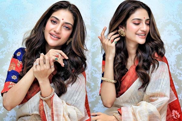 'শুধু ফটো শ্যুট করলেই হবে? কাজও কিছু করুন', কটাক্ষের মুখে নুসরাত