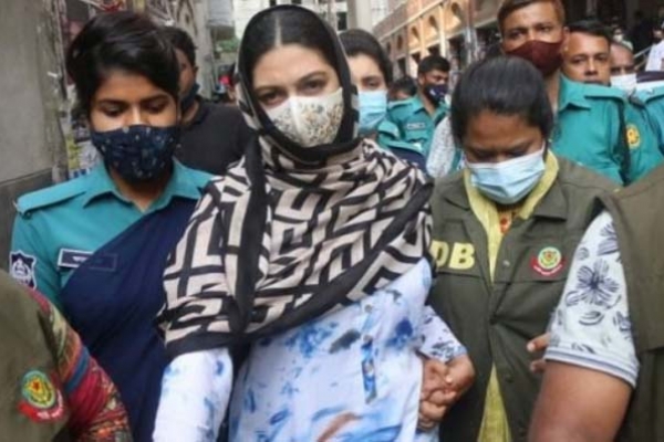 আমরা তার বউয়ের পরকীয়ার ষড়যন্ত্রের শিকার : সাংবাদিকদের বললেন পিয়াসা