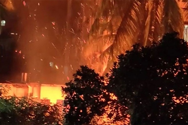  ইংরেজি নববর্ষ উদযাপনে ফানুস ওড়াতে গিয়ে রাজধানীর ১০ স্থানে আগুন