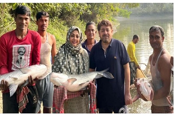  বড় বড় বিশাল মাছ ধরা পড়ল নাঈম-শাবনাজের পুকুরে