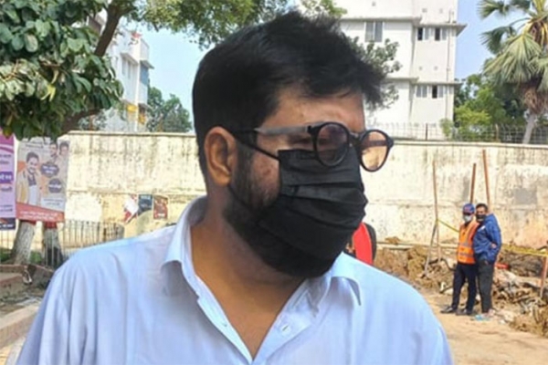এফডিসির পরিস্থিতি দেখে ভয় পাচ্ছেন ওমর সানিও