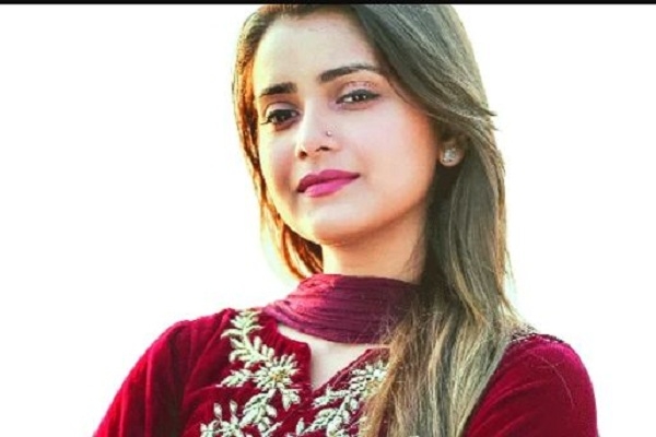লঞ্চ থেকে জীবন বাজি রেখে নদীতে ঝাঁপ দিয়েছিলেন তানজিন তিশা