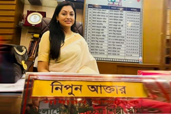 স্থিতাবস্থা জারির মধ্যে চেয়ারে বসা বিতর্ক নিয়ে যা বললেন নিপুণ