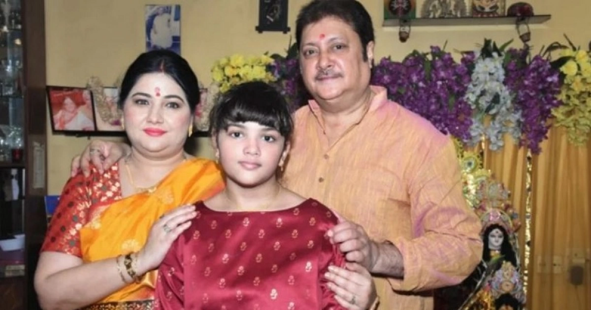 যে দুই জনের দিকে অভিযোগের তীর অভিষেকের স্ত্রীর