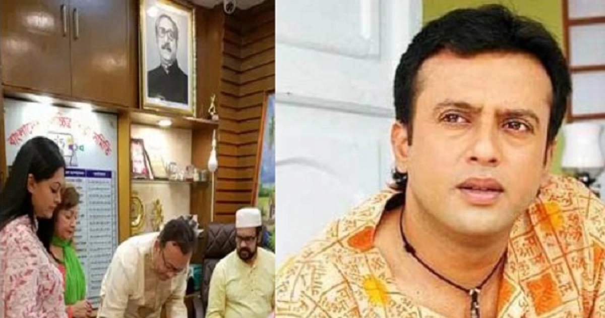 কপাল খুলল নায়ক রিয়াজের, ইলিয়াস কাঞ্চনকে পা ছুঁয়ে সালাম 