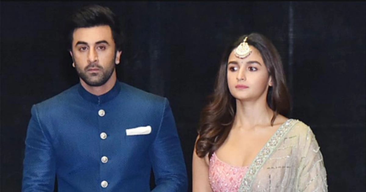 সেদিনের প্লেনের ঘটনায় প্রেমে পড়েন আলিয়া-রণবীর!
