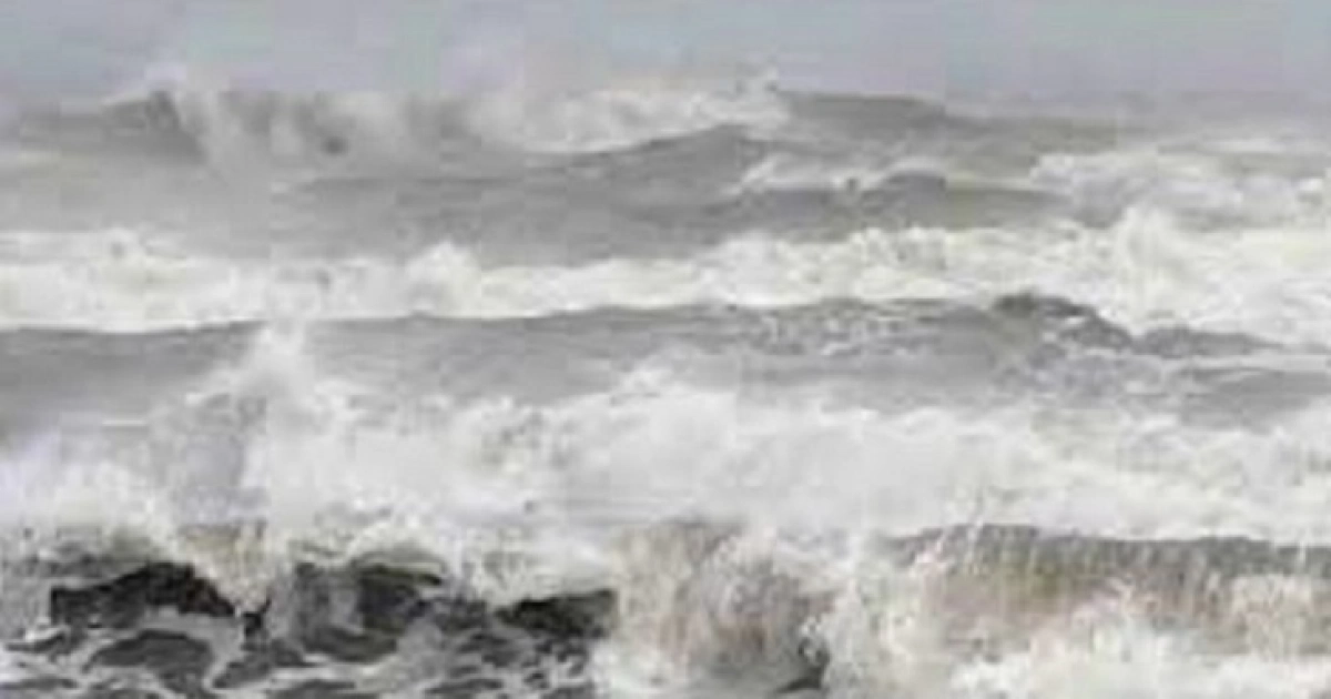 ডুবে গেল জাহাজ, গম নিয়ে চট্টগ্রাম থেকে কাচপুর যাচ্ছিল