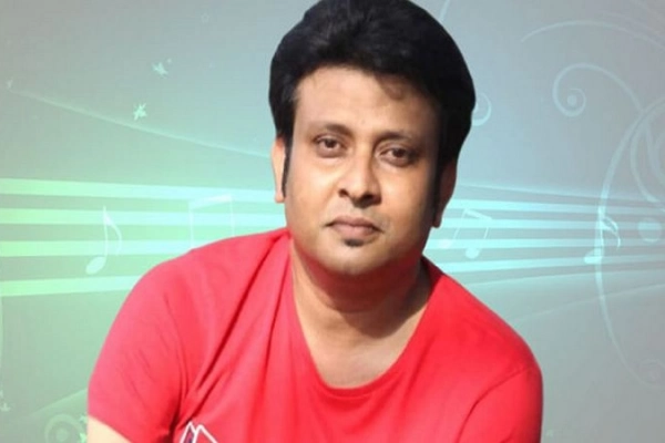  কণ্ঠশিল্পী পলাশ হার্ট অ্যাটাক করে হাসপাতালে 