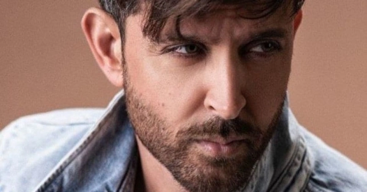 এই গোটা ঘটনা নজরে পড়তেই ক্ষেপে লাল হৃত্বিক!