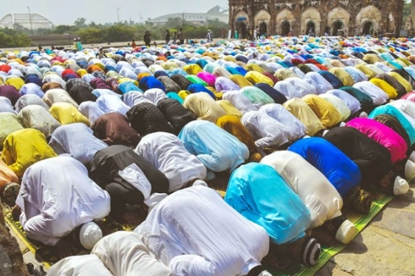 ঈদুল আজহা নামাজ পড়ার নিয়ত ও নিয়ম