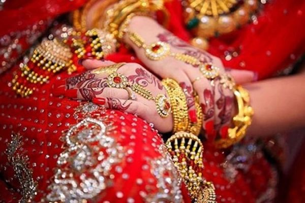  বউসহ সব কিছুই ভাড়াতে পাওয়া যায় যে গ্রামে