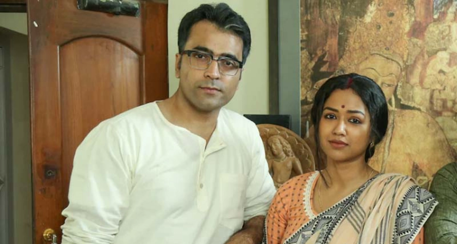 ব্যোমকেশ নিয়ে ফের বড়পর্দায় ফিরছেন সত্যান্বেষী ও সত্যবতী