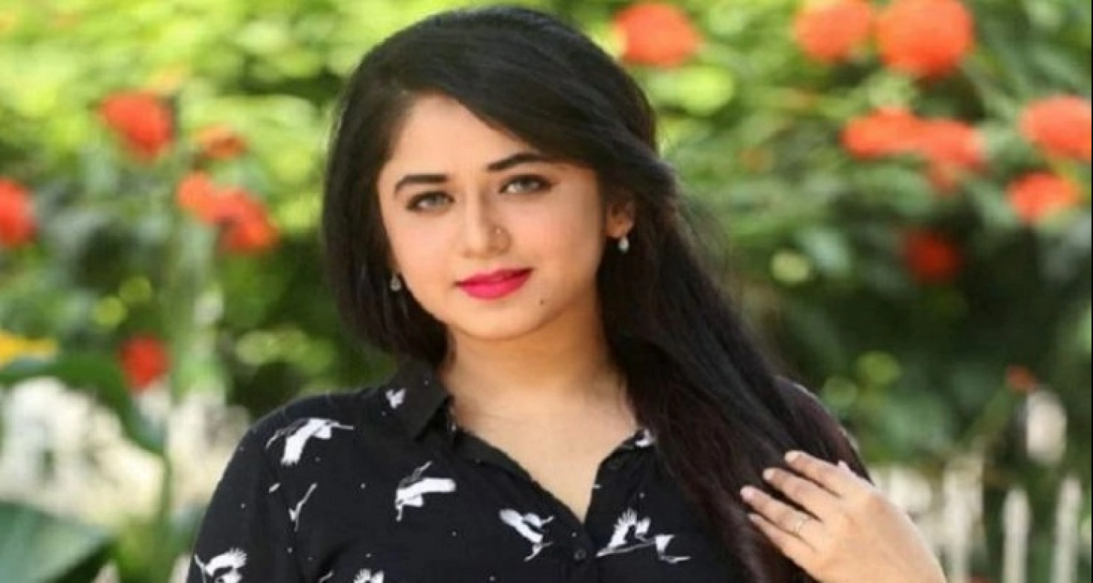 'টিকটকে ফিল্টার দিয়ে পরি সেজে এত্তগুলো অনুসারী বানাতে পারলেই কেল্লাফতে'