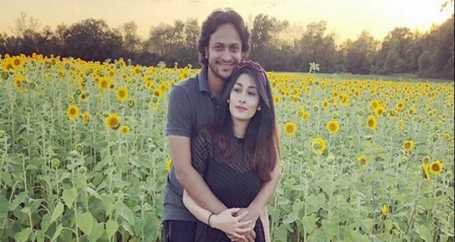 ফেসবুকে সাকিবপত্নী শিশিরের রহস্যময় পোস্ট!
