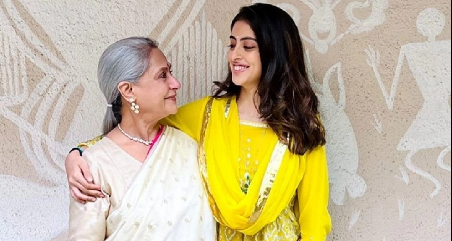 জোর করে নাতনি নব্যার সঙ্গে যে কাজটি করেন জয়া বচ্চন!