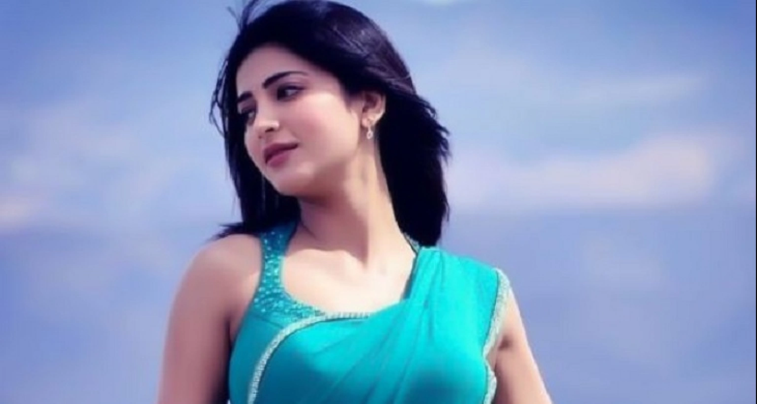 নিজের ব্যক্তিগত তথ্য ফাঁস করলেন শ্রুতি হাসান!