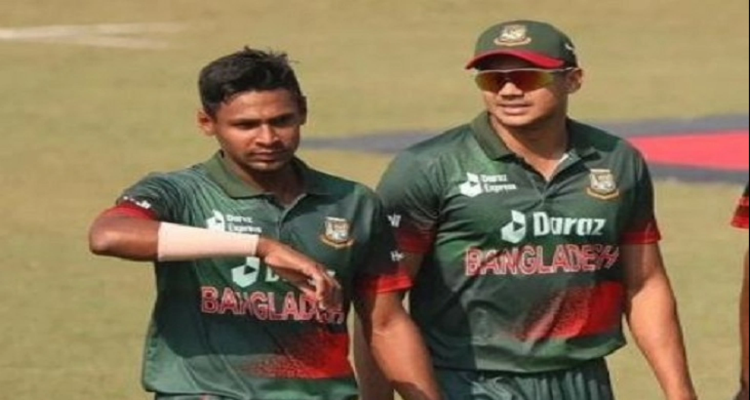 তাসকিন-মোস্তাফিজের বোলিং তোপে ১১০ রানে অলআউট পাকিস্তান
