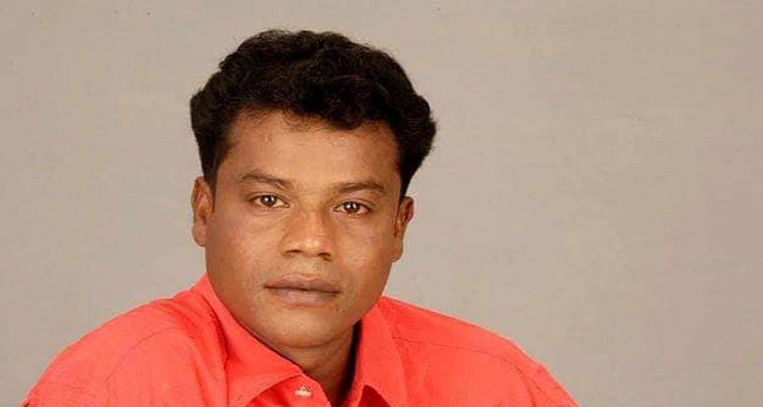 এ কথা বলার পর কান্নায় ভেঙে পড়েন গায়ক আকবরের স্ত্রী