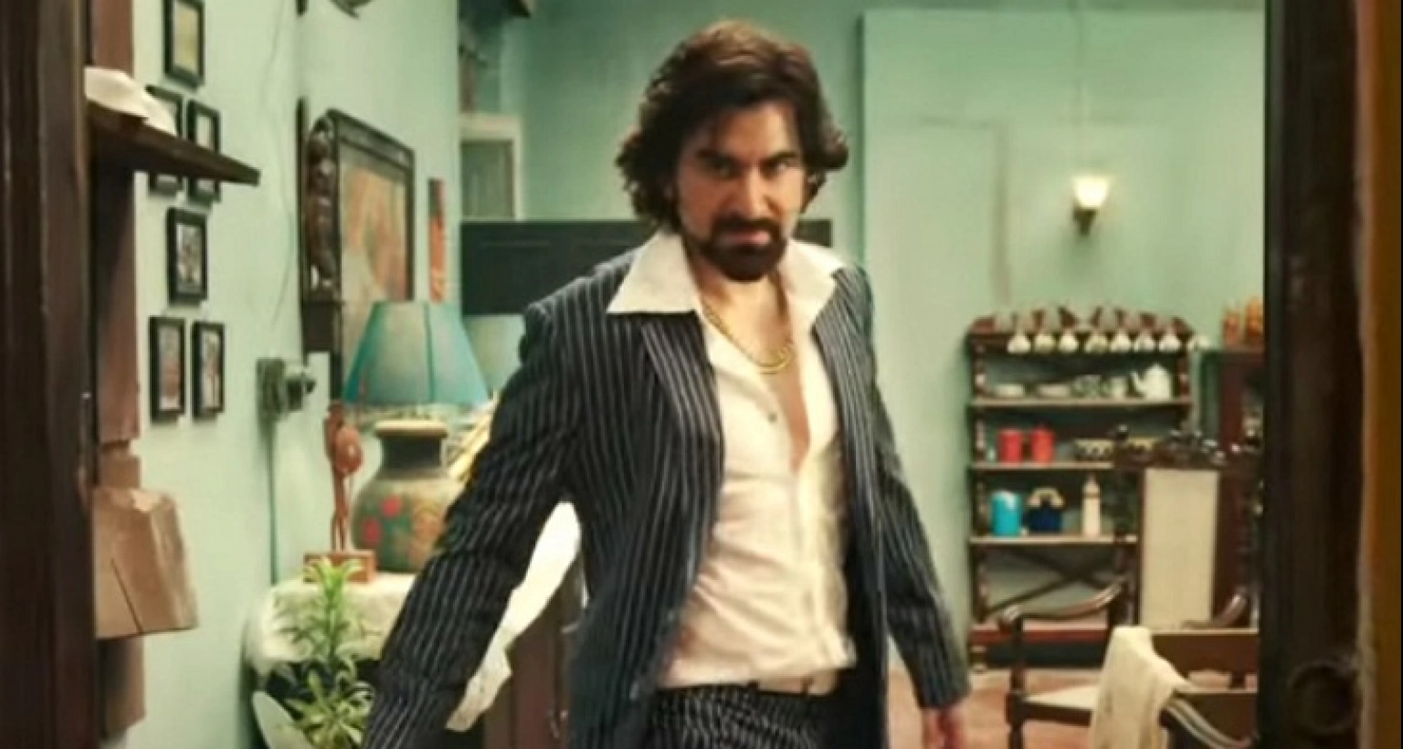 জন্মদিনে নতুন ছবির টিজারে চমকে দিলেন চেঙ্গিজ জিৎ