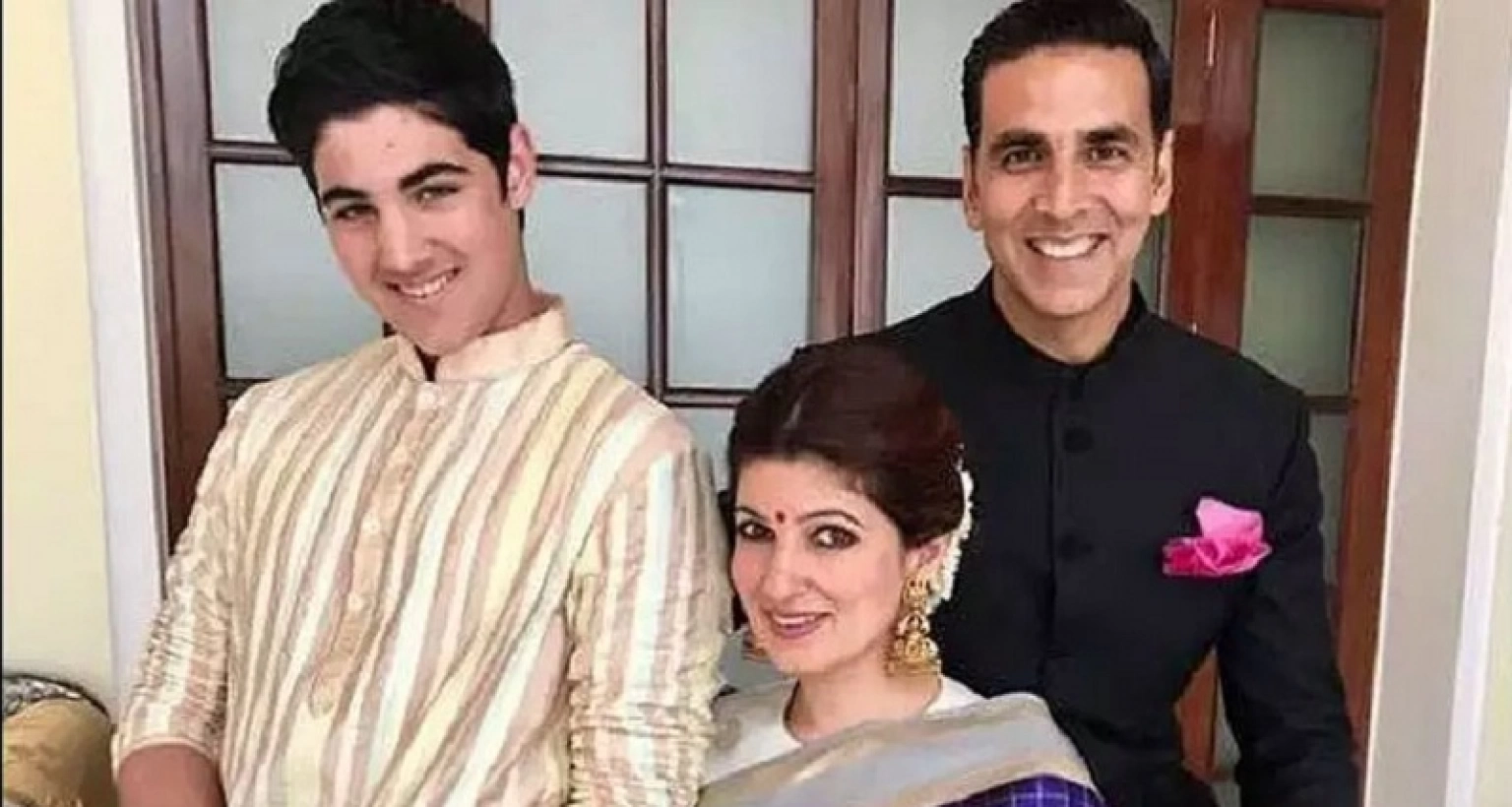 বিমানবন্দরে আটকে দেওয়া হলো অক্ষয়ের ছেলেকে, ভাইরাল ভিডিও