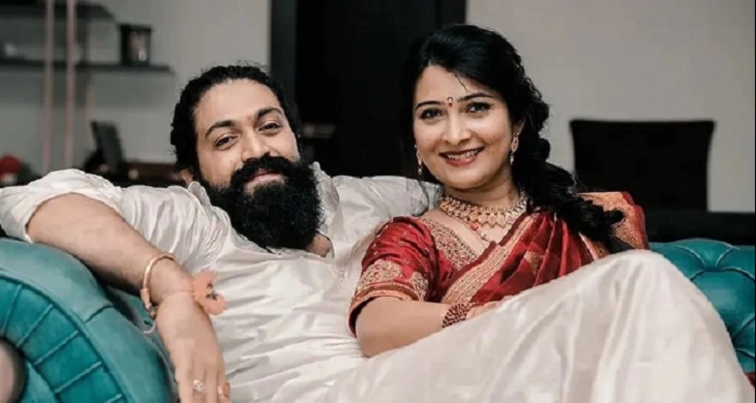 জন্মদিনে অনুরাগীদের কাছে যশের অদ্ভুত আবদার