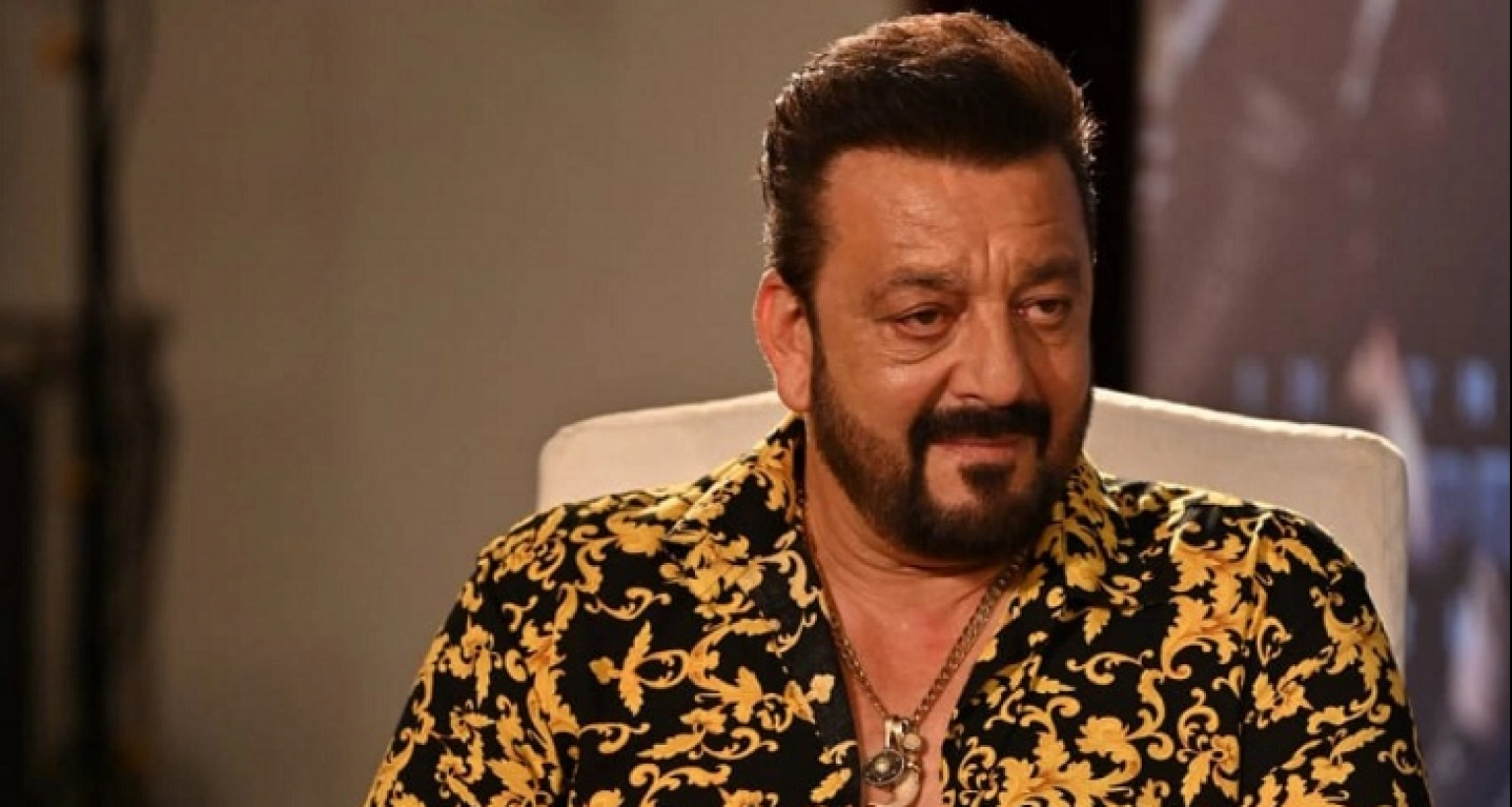 মৃত্যুর আগে ৭২ কোটির সম্পত্তি সঞ্জয় দত্তের নামে লিখে গেলেন নারী-ভক্ত!