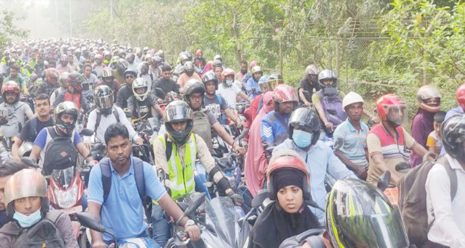 বঙ্গবন্ধু সেতু‌ পার হলো ২৪ ঘণ্টায় ৮২৩৯ মোটরসাই‌কেল