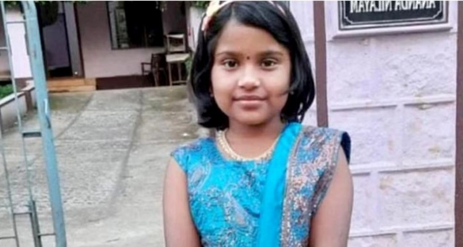 ভিডিও দেখার সময় হাতে মোবাইল ফোন বিস্ফোরণে শিশুর মৃত্যু!