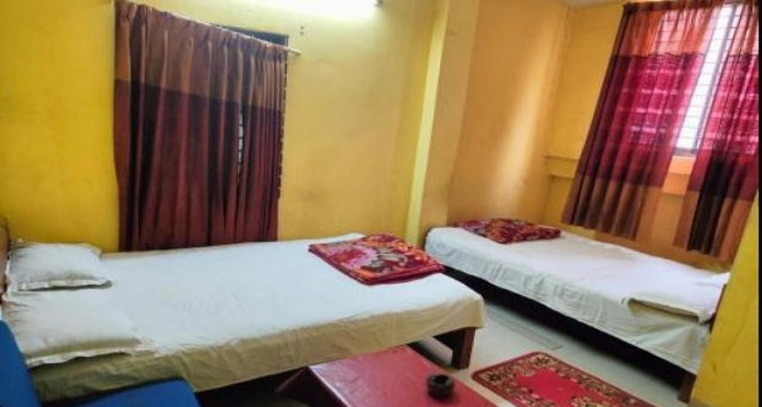অর্ধেক বিছানা ভাড়া দেওয়ার সিদ্ধান্ত নিয়েছেন এক তরুণী!