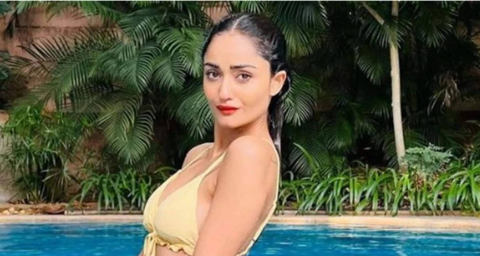 ববিতা বৌদির ক্যামেরার সামনে পোশাক খোলার ভিডিও ভাইরাল!