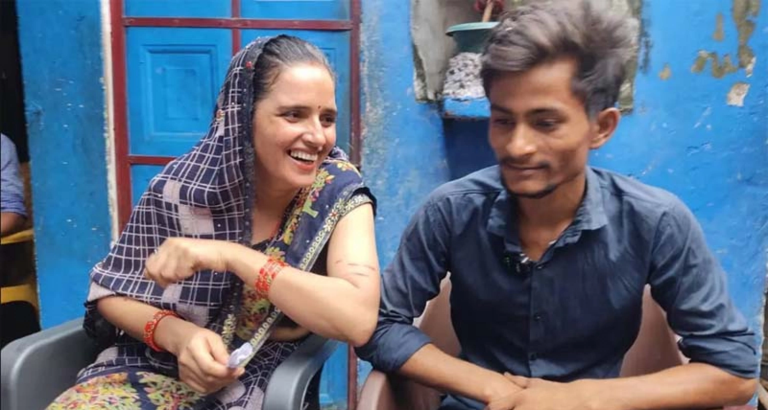 প্রেমের টানে সীমান্ত পেরিয়ে ছুটে আসলেন ৪ সন্তানের মা