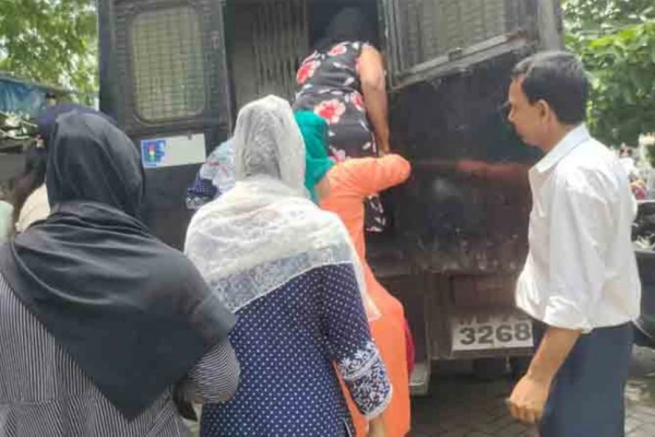 ভাল কাজের প্রলোভন দিয়ে বিক্রি, শিলিগুড়িতে আটক ৫ বাংলাদেশি যুবতী