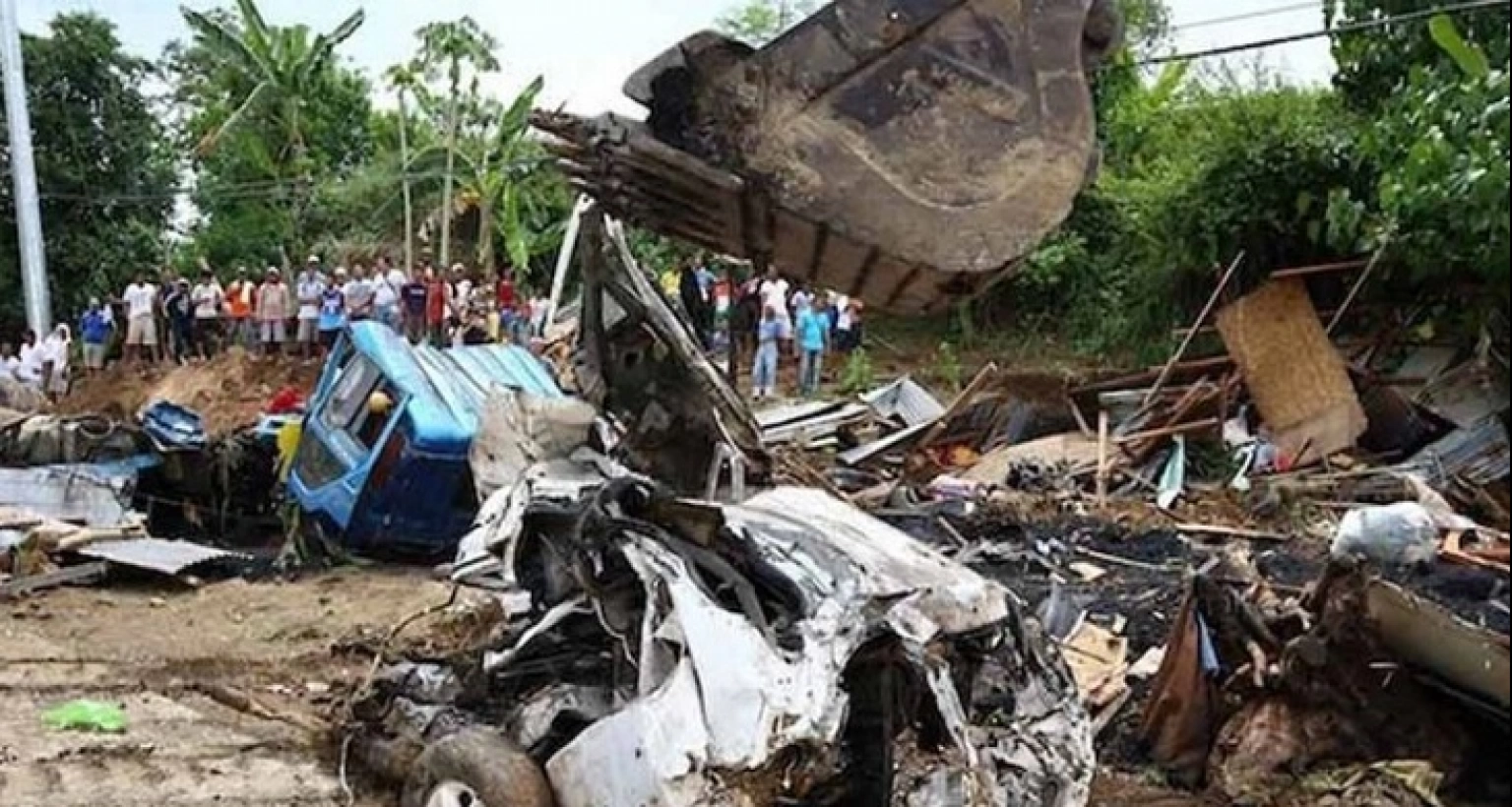  ভয়াবহ সড়ক দুর্ঘটনা, ১০ জনের মৃত্যু