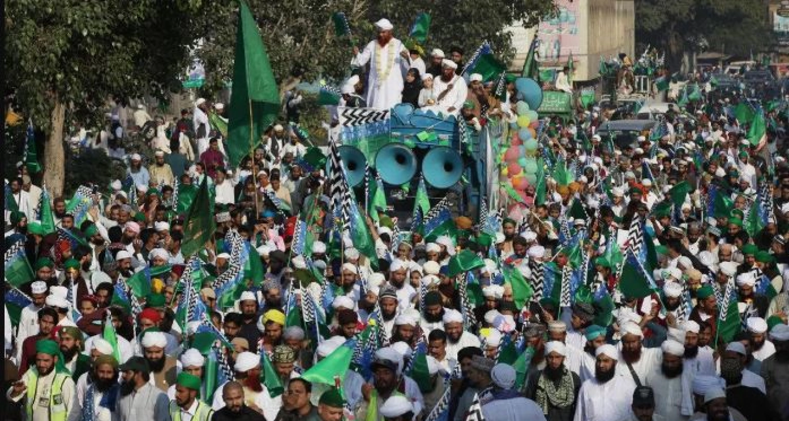 ভয়াবহ বোমা হামলা পাকিস্তানে ঈদে মিলাদুন্নবীর মিছিলে, ৩৪ জনের মৃত্যু