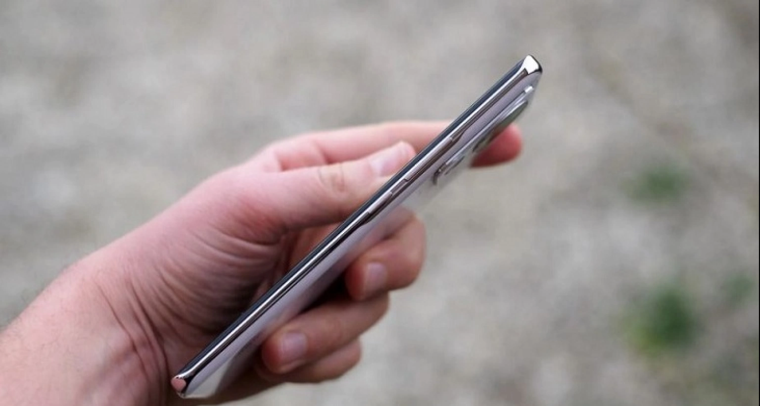  বাজার দখলে এবার গরিবের আইফোন খ্যাত Xiaomi 13 Lite